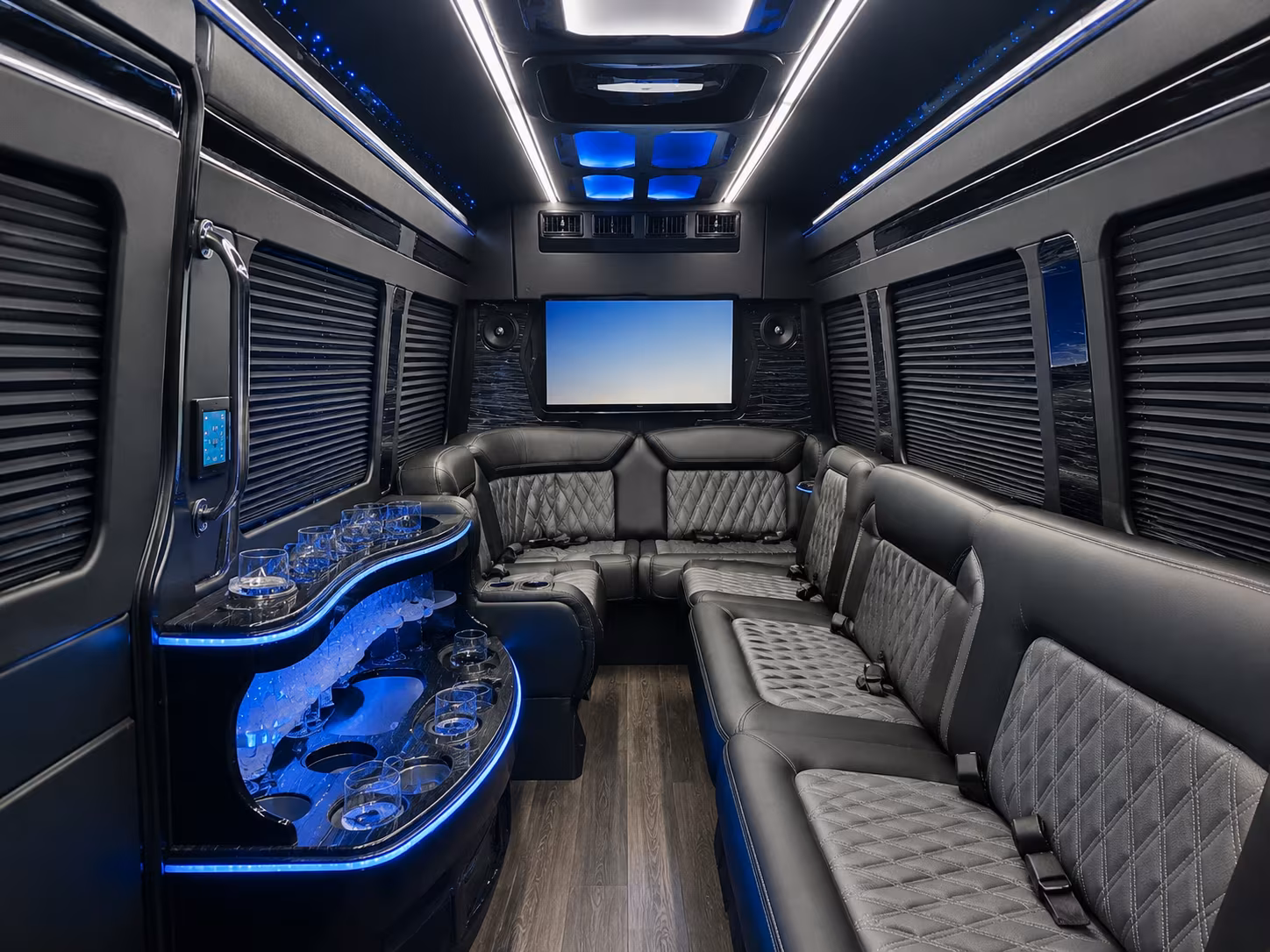 book the perfect ride for your next airport transfer 1