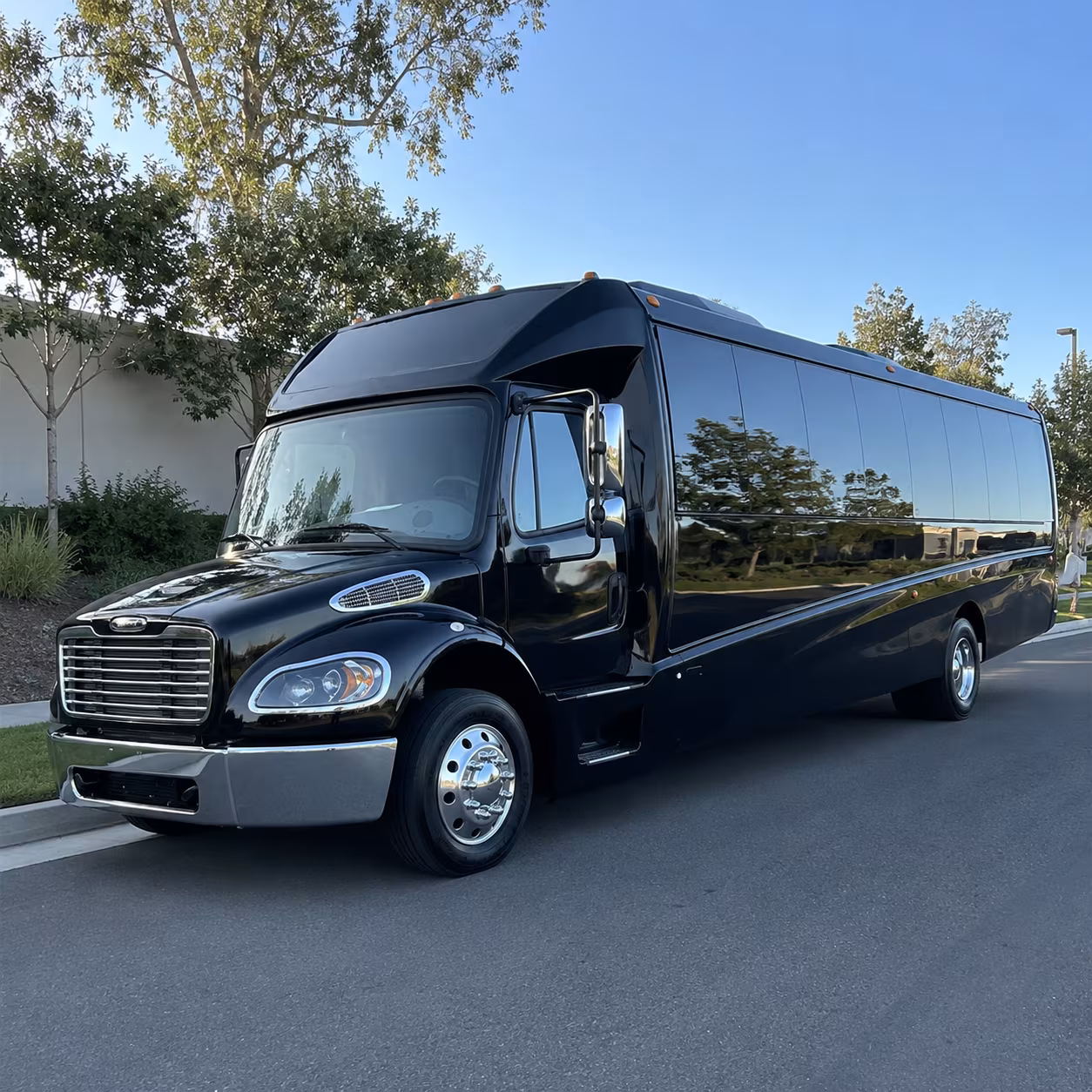 hartford 28 passenger minibus