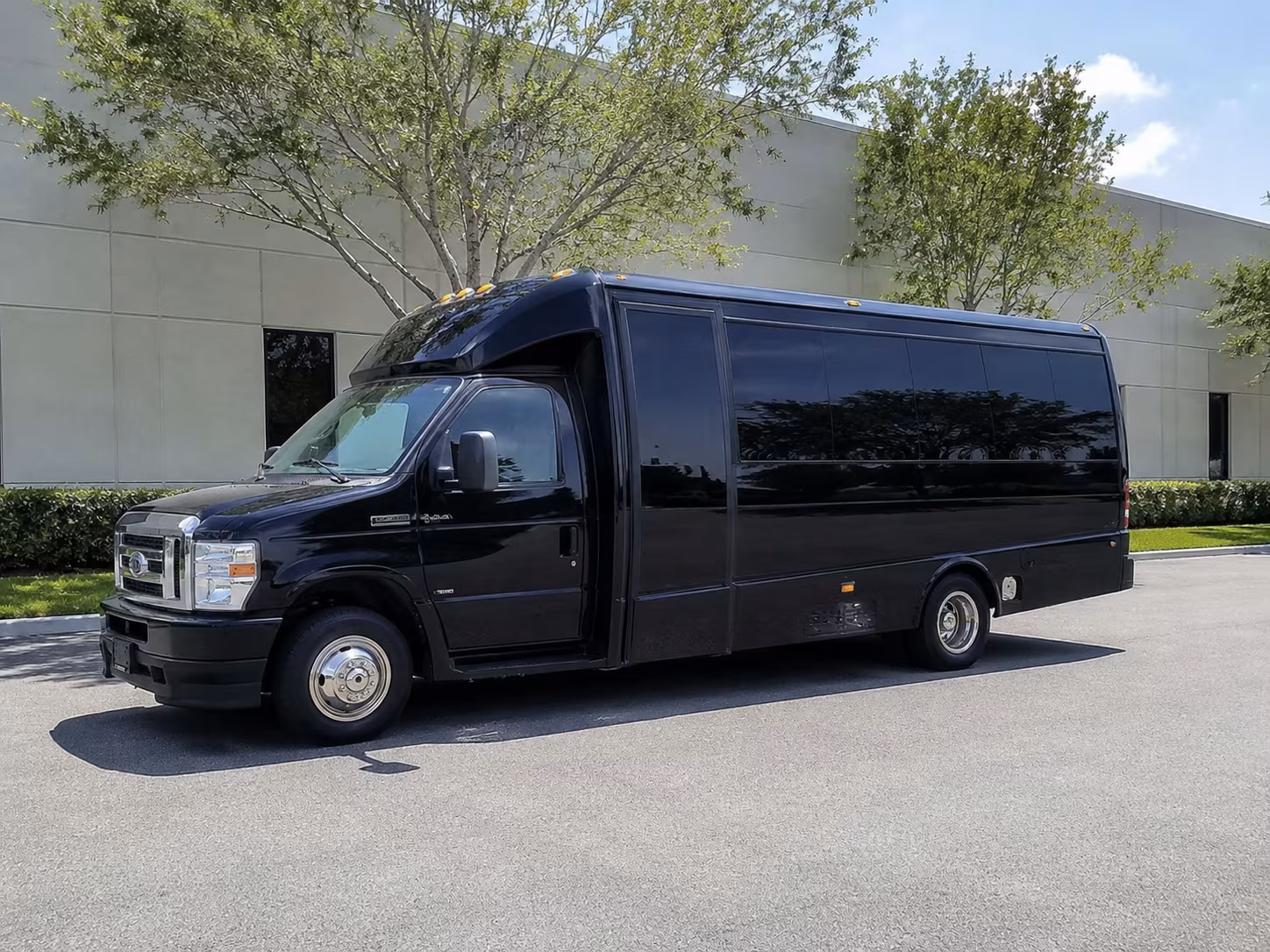 hartford airport transportation onboard seating